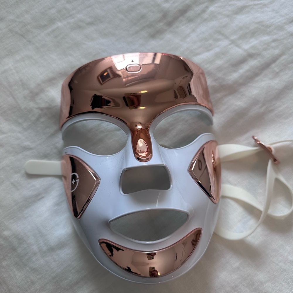 LED Face Mask Facial Therapy - Rose Gold & White